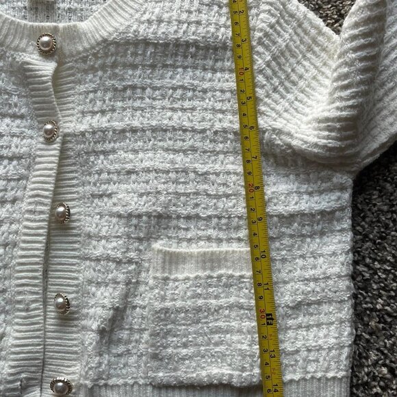 White Jessica Simpson Cropped Cardigan w/Pearl Buttons and Pockets, size medium - Picture 6 of 8